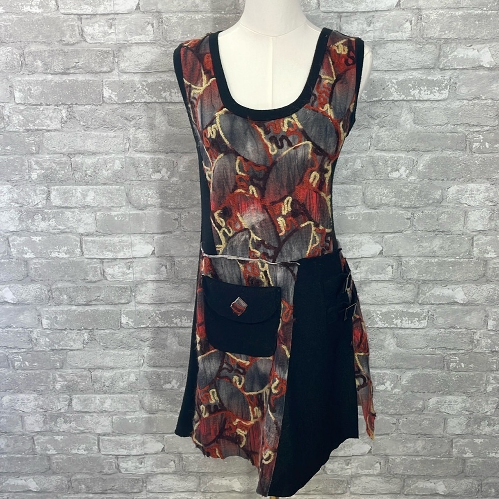 Papillon Front Pocket Colorblock Sleeveless Sweater Dress